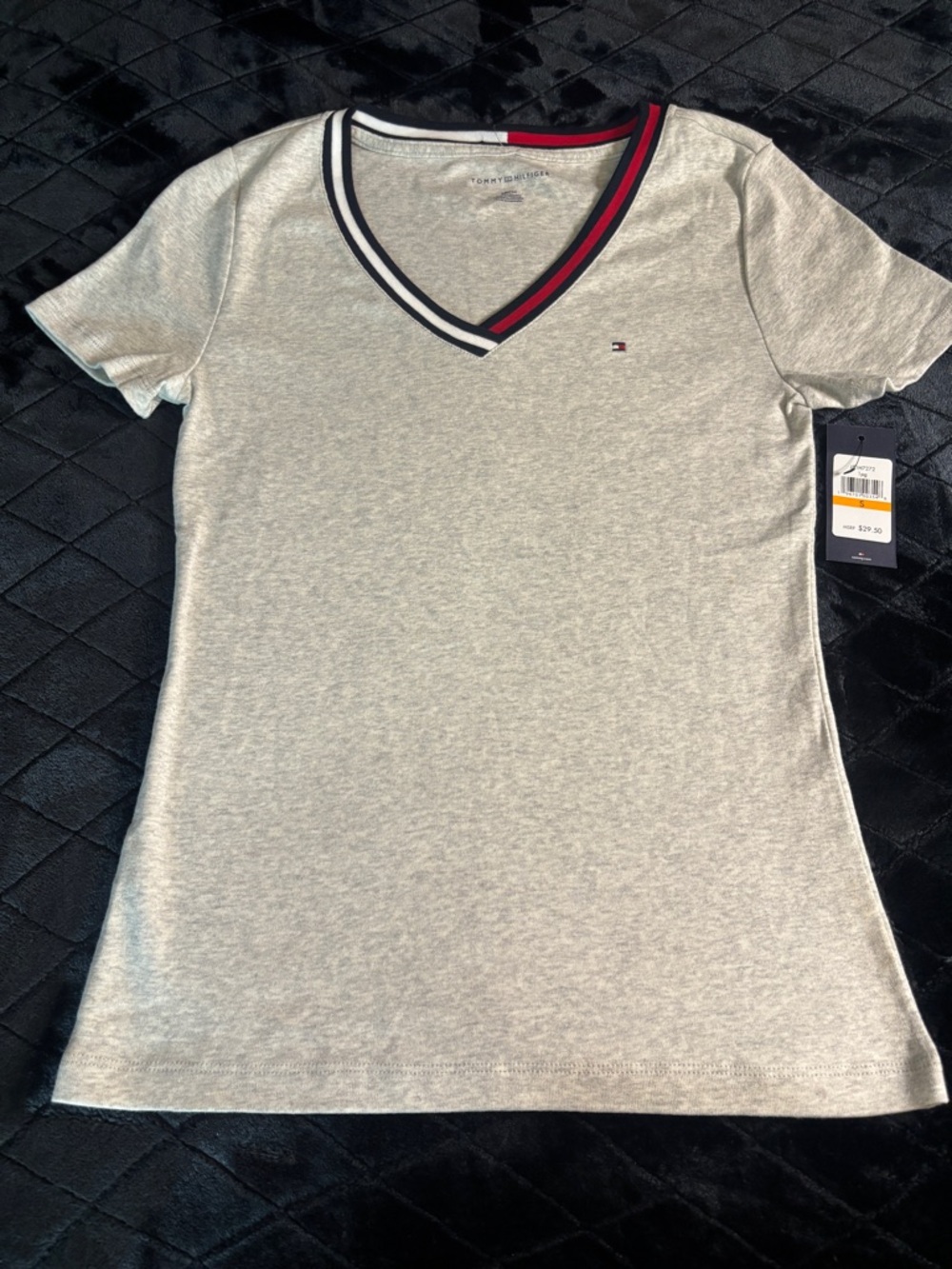 Tommy Hilfiger Women's Gray V-Neck Tee Shirt with Contrast Trim size small